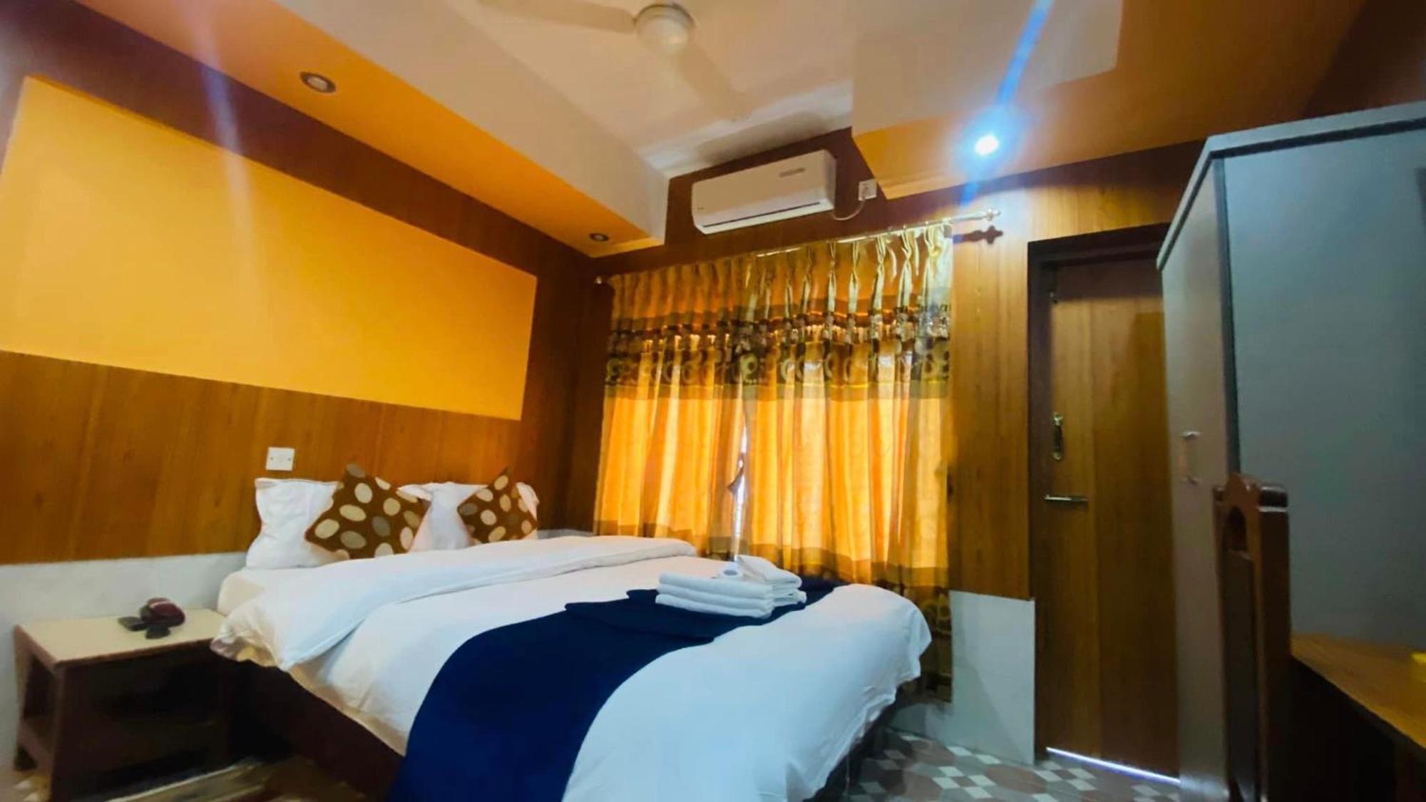 Hotel River Park Pokhara Exterior photo