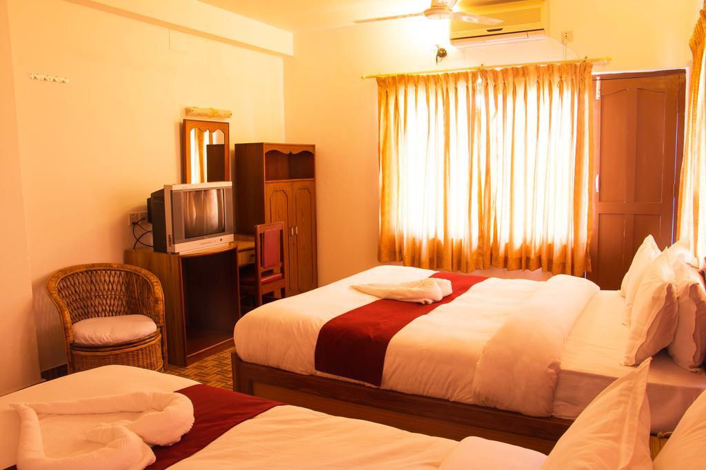 Hotel River Park Pokhara Exterior photo