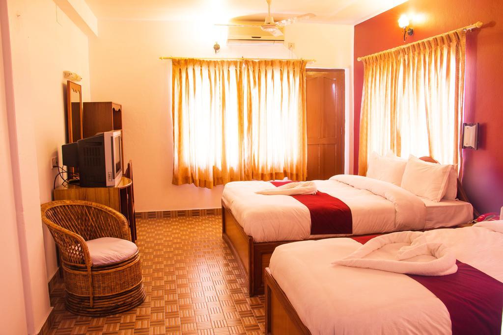 Hotel River Park Pokhara Exterior photo